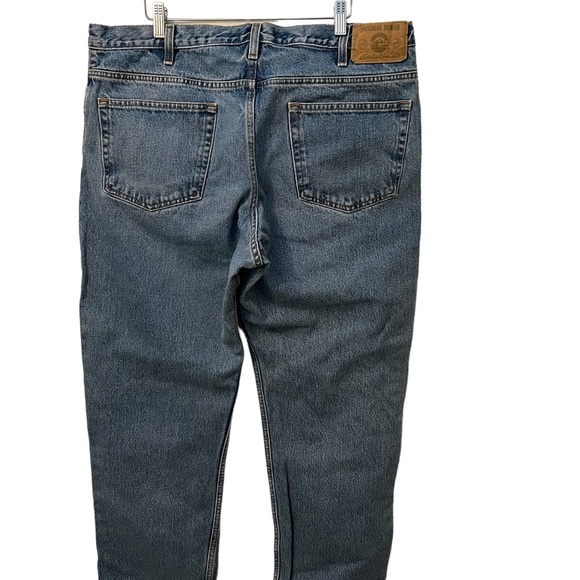 Eddie Bauer Jeans relax fit distressed size 40X30. - Picture 3 of 10
